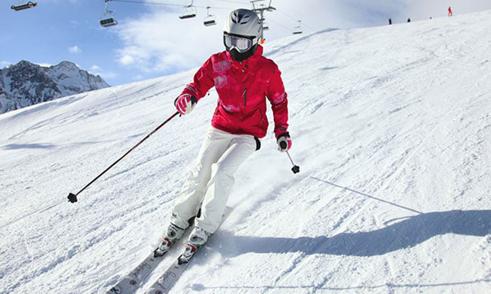 Best Canadian Slopes for Skiers